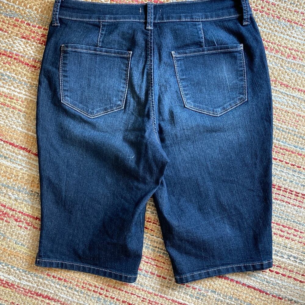 NYDJ Medium Wash Bermuda Denim Jean Shorts Size 8 - Picture 2 of 10